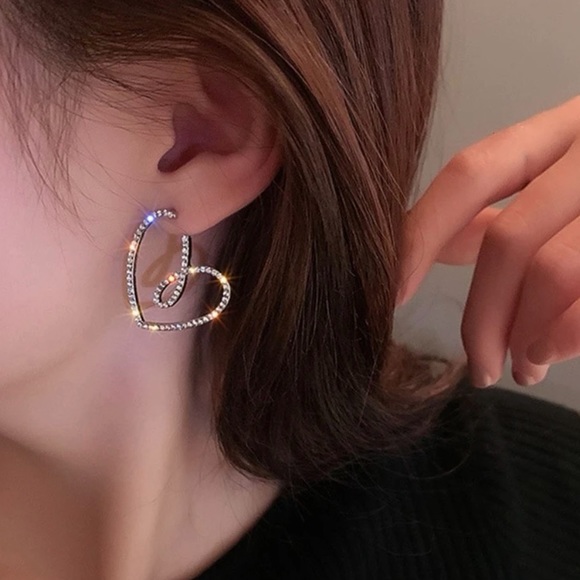 Cubic Zirconia Heart Earrings - Picture 4 of 6